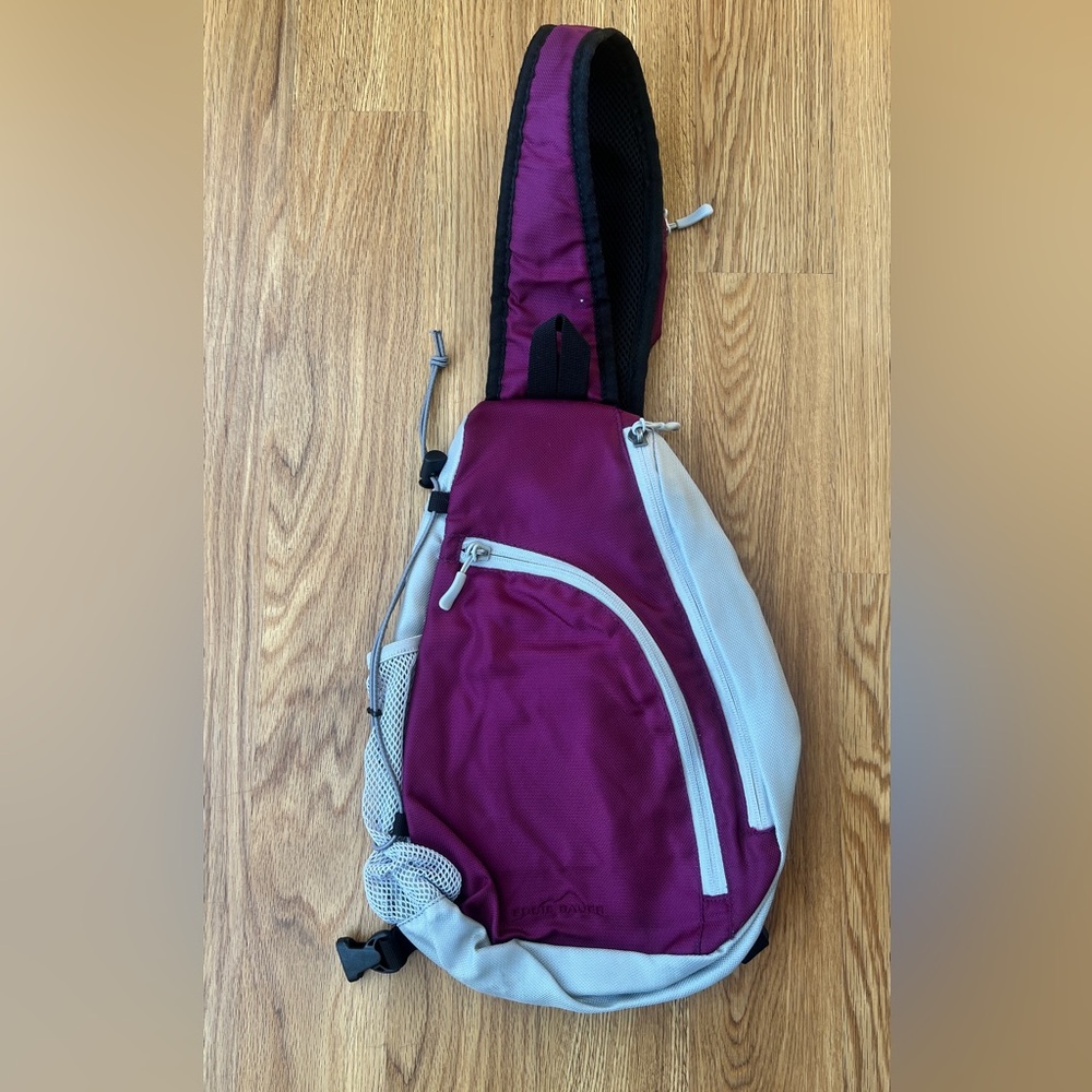 Eddie Bauer euc messenger sling bag perfect for spring hiking